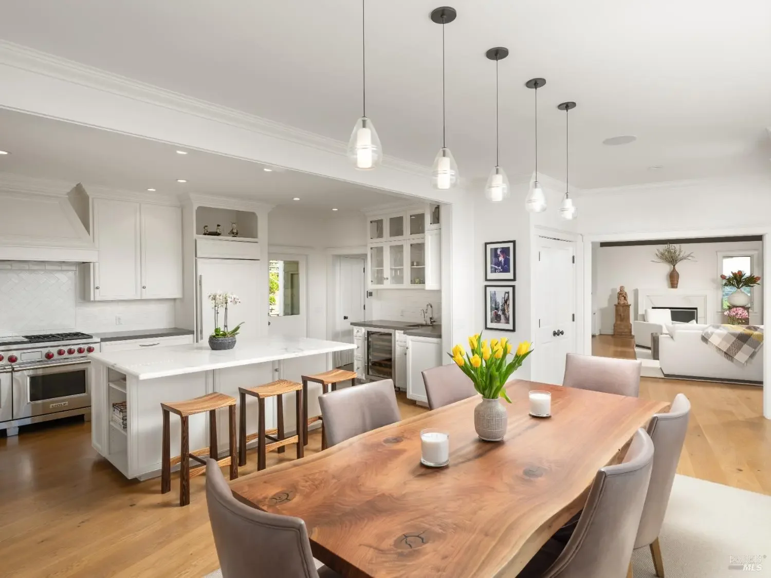 Villa Maris chef's kitchen and dining